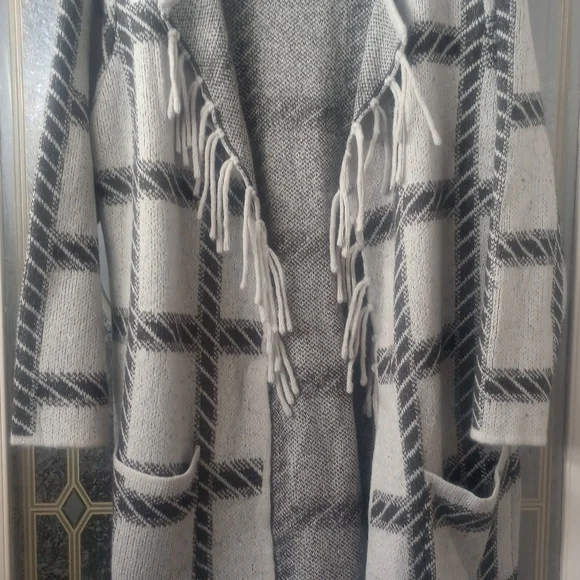 Adrienne Vittadini Gray Plaid Cardigan with Fringe - Picture 3 of 6
